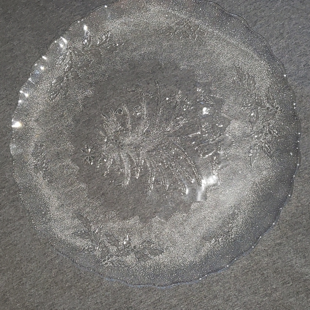 Noel Christmas Tree 12 1/2" Round Clear Glass Platter - Picture 4 of 8